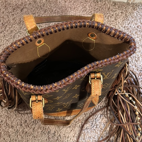 Vintage Boho Louis Vuitton bucket bag with leather and beaded fringe - Picture 6 of 8